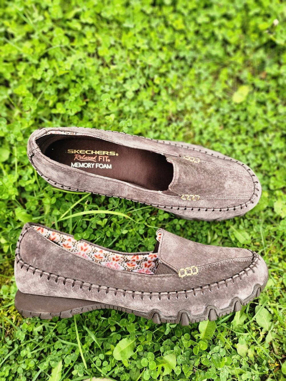 Size 8.5 - 🆕️ Skechers Relaxed Fit Women's Taupe Suede Moccasins